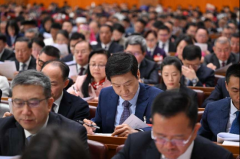 全国人大代表雷军：积极有为推动高质量发展 加速推进“人工智能+”惠及民生