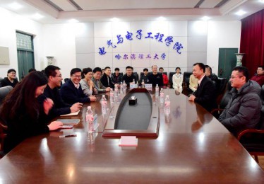 张成生“向新而行”书法作品馈赠仪式在哈理工举行