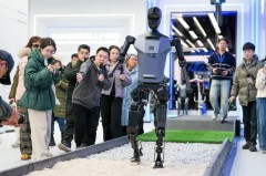 共话中国经济新机遇｜专访：中国创新为全球可持续发展提供强大动力——访法国施耐德集团前高管阿祖莱