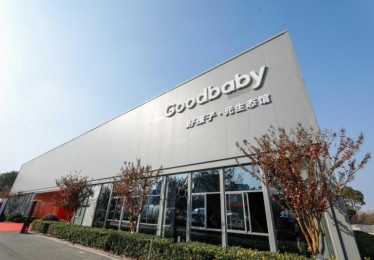 双强联合守护家庭，沃尔沃质量引领行业，XC70入驻好孩子元生态馆