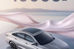 BBA坐不住了，艾瑞泽8 PRO霸气宣言：这才是年轻人想要的豪华