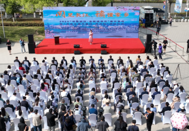 2025“书香中国万里行”活动在武汉启动