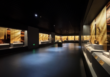 大连博物馆推出古董钟表展