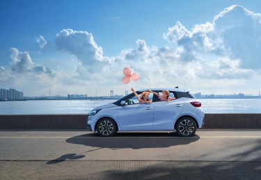 江铃集团新能源易至汽车EV3 PLUS：踏春神器，安全与潮玩一键兼得