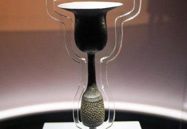山东博物馆举办“对话蛋壳黑陶高柄杯”明星文物展