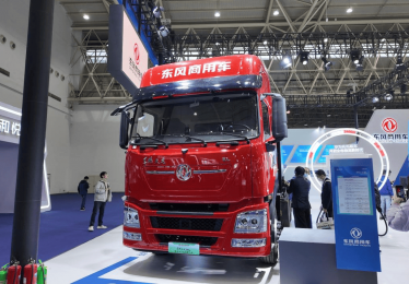 “15分钟级”兆瓦超充补能！东风天龙KL兆瓦超充牵引车给出高效运营最优解